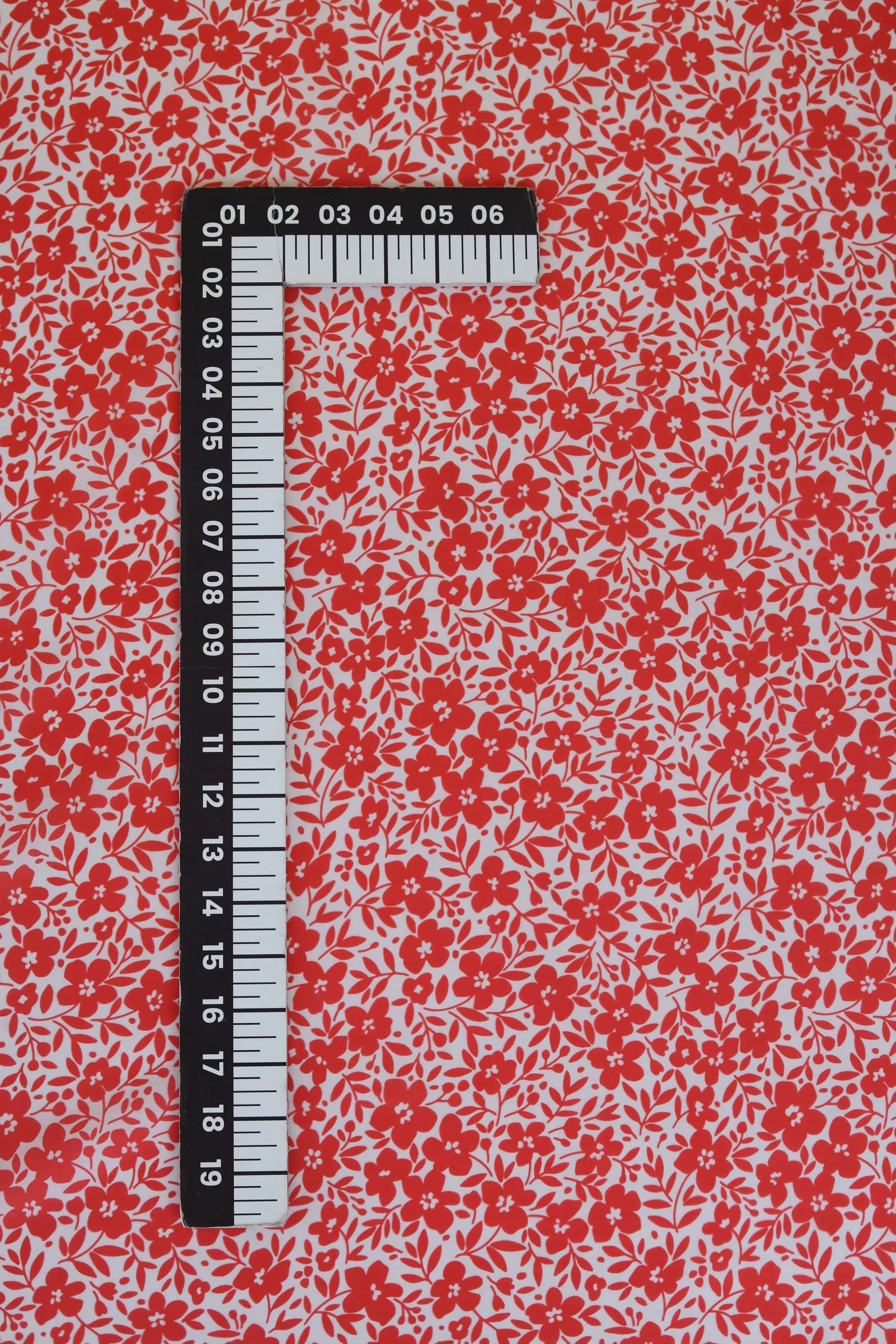 Red Ditsy Floral Pattern Printed Muslin Fabric